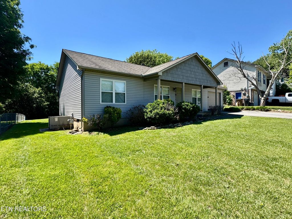 Photo of 4617 Baverton Drive, Knoxville, TN 37921 (MLS # 1341017)
