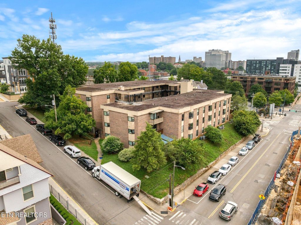 Photo of 509 11th St #3005, Knoxville, TN 37916 (MLS # 1310645)