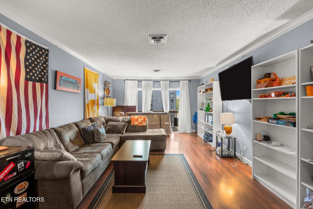 Photo of 509 11th St #3005, Knoxville, TN 37916 (MLS # 1310645)