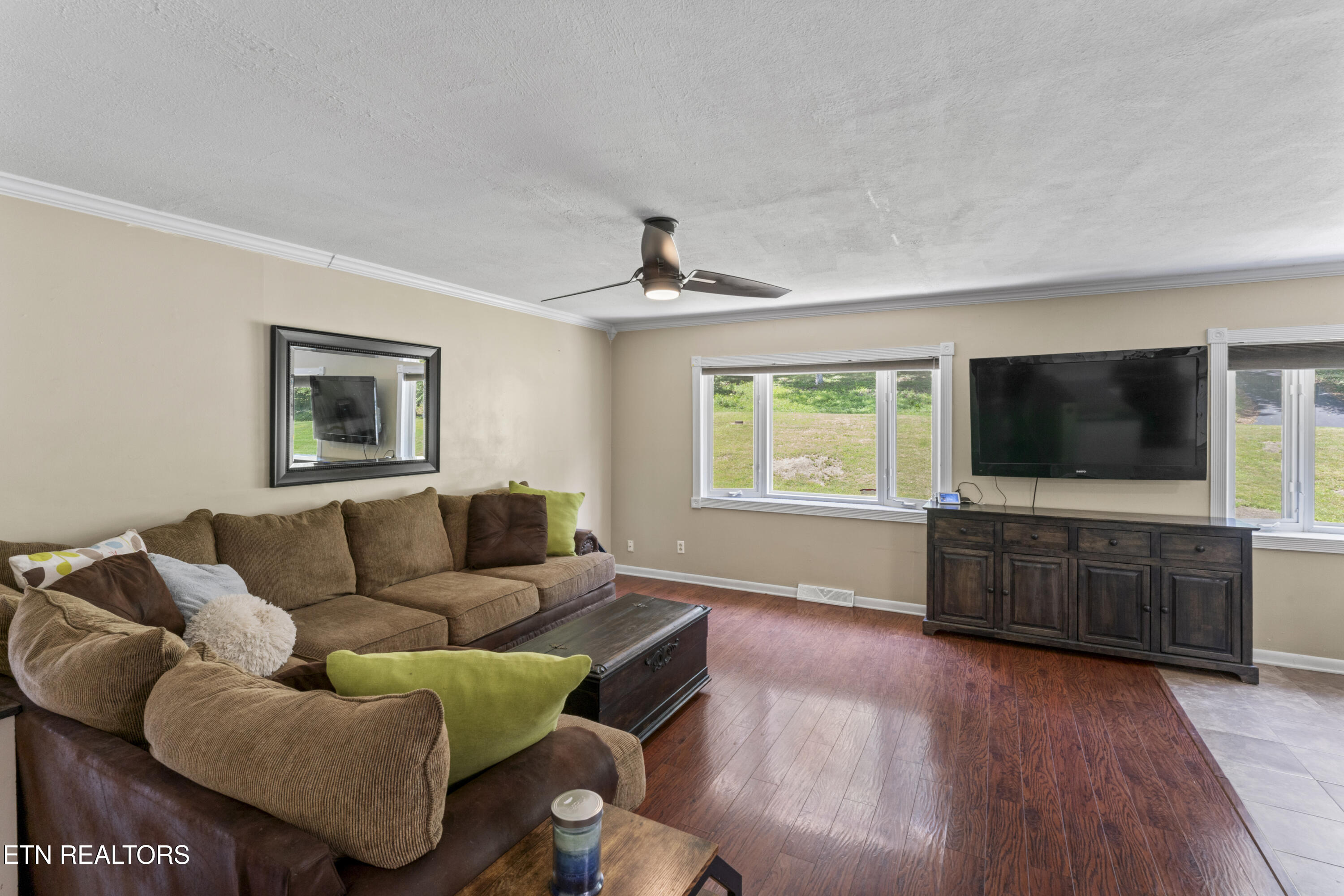 111 Mohawk Rd