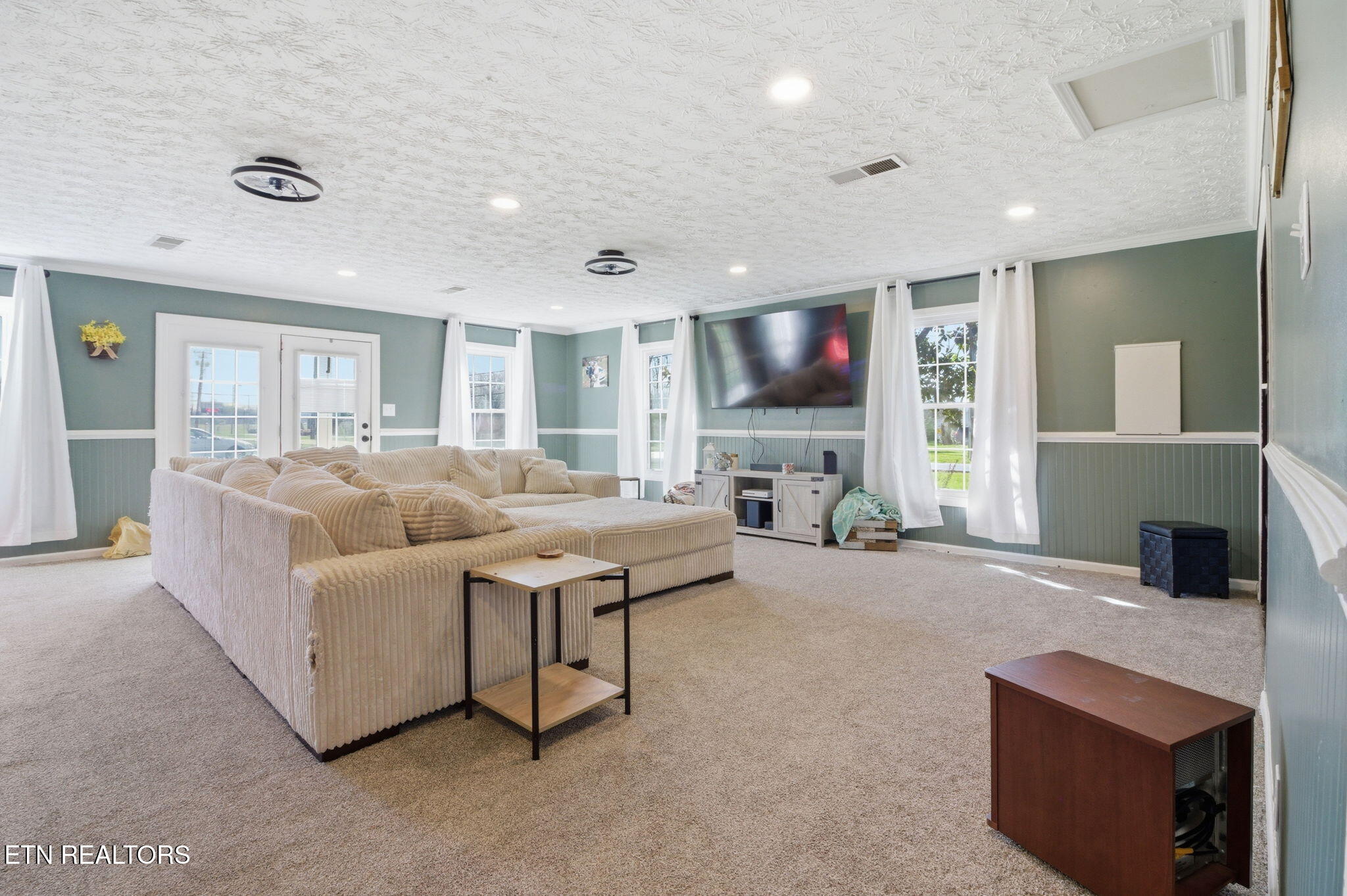 9427 Mascot Rd