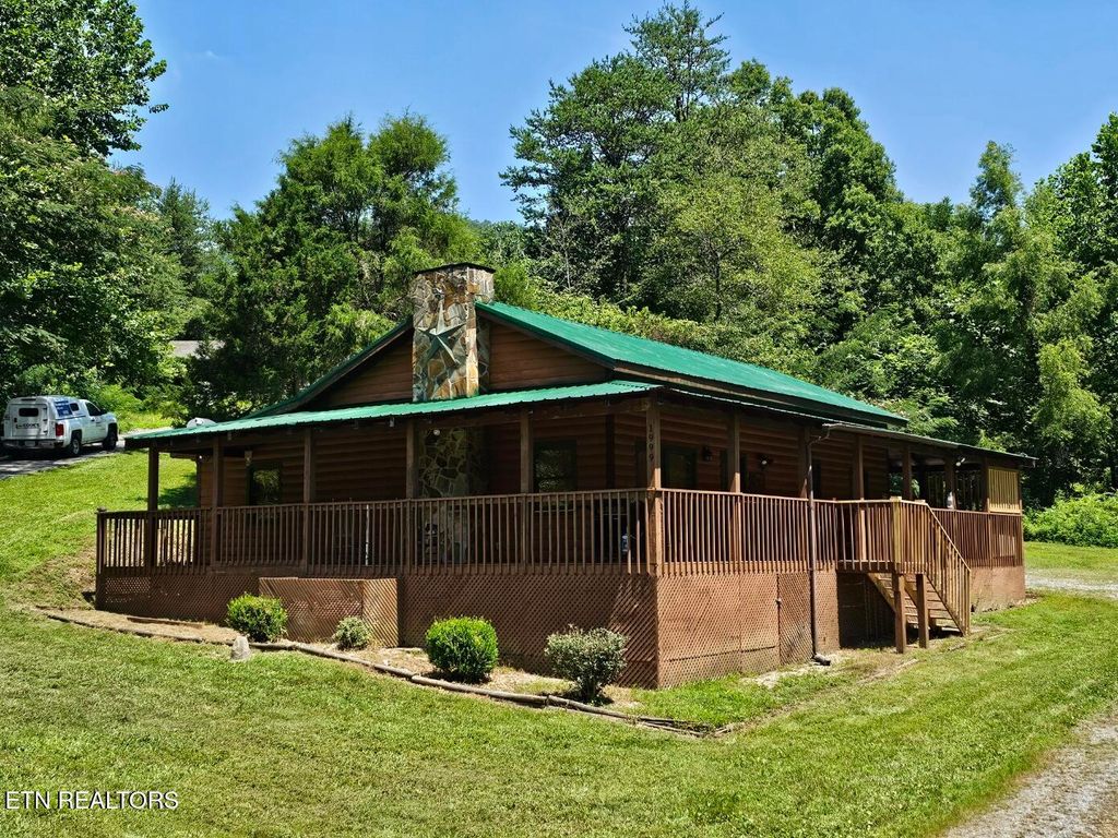 Photo of 1999 E Mountain View Way, Sevierville, TN 37862 (MLS # 1289336)