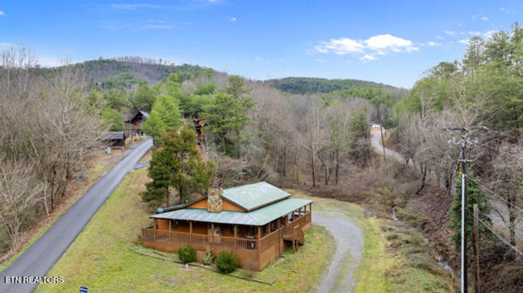 Photo of 1999 E Mountain View Way, Sevierville, TN 37862 (MLS # 1289336)