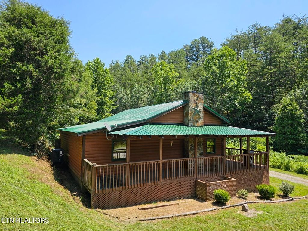 Photo of 1999 E Mountain View Way, Sevierville, TN 37862 (MLS # 1289336)