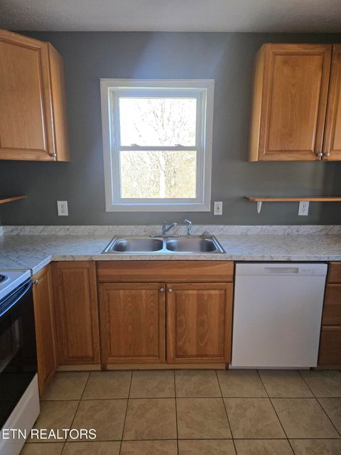 Tiny photo for 112 Daisy Lane, Wartburg, TN 37887 (MLS # 1331191)