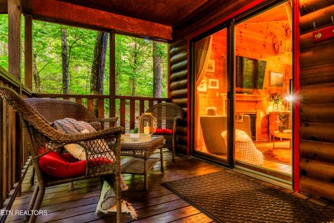 Tiny photo for 1044 Little Cove Rd, Sevierville, TN 37862 (MLS # 1331256)