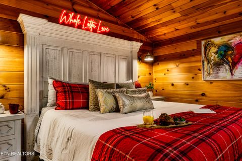 Tiny photo for 1044 Little Cove Rd, Sevierville, TN 37862 (MLS # 1331256)