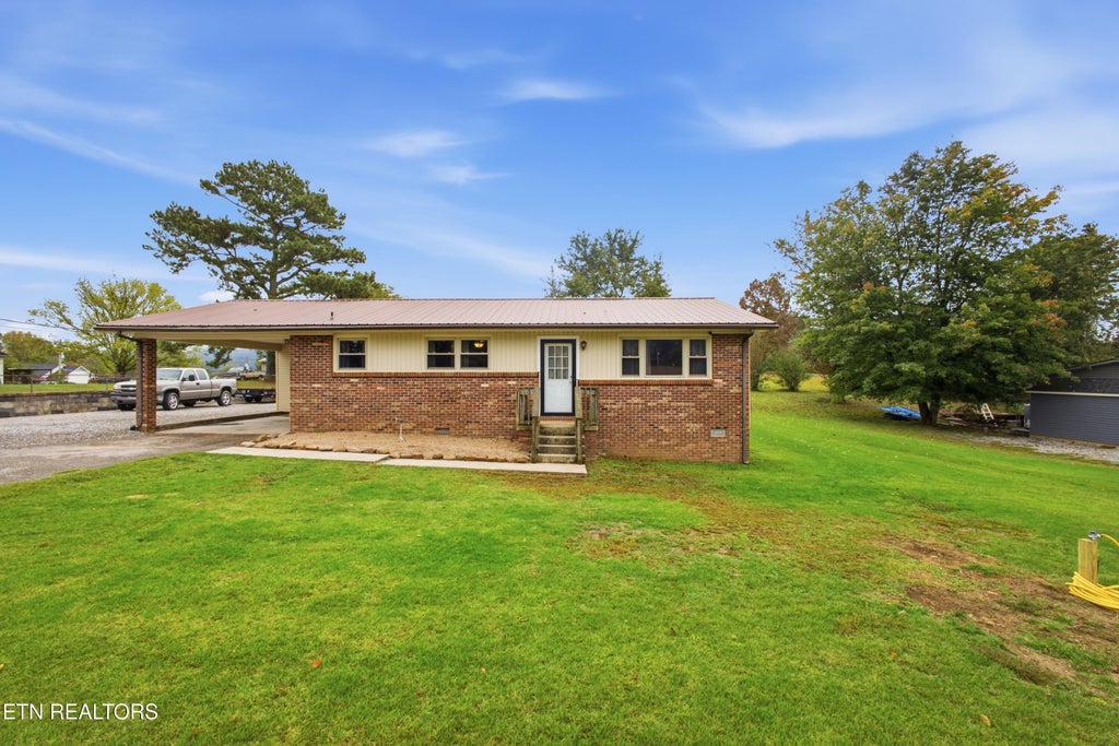 Photo of 213 1st St, Rockwood, TN 37854 (MLS # 1358966)
