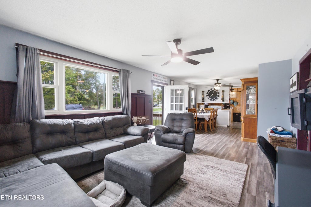 Photo of 213 1st St, Rockwood, TN 37854 (MLS # 1358966)