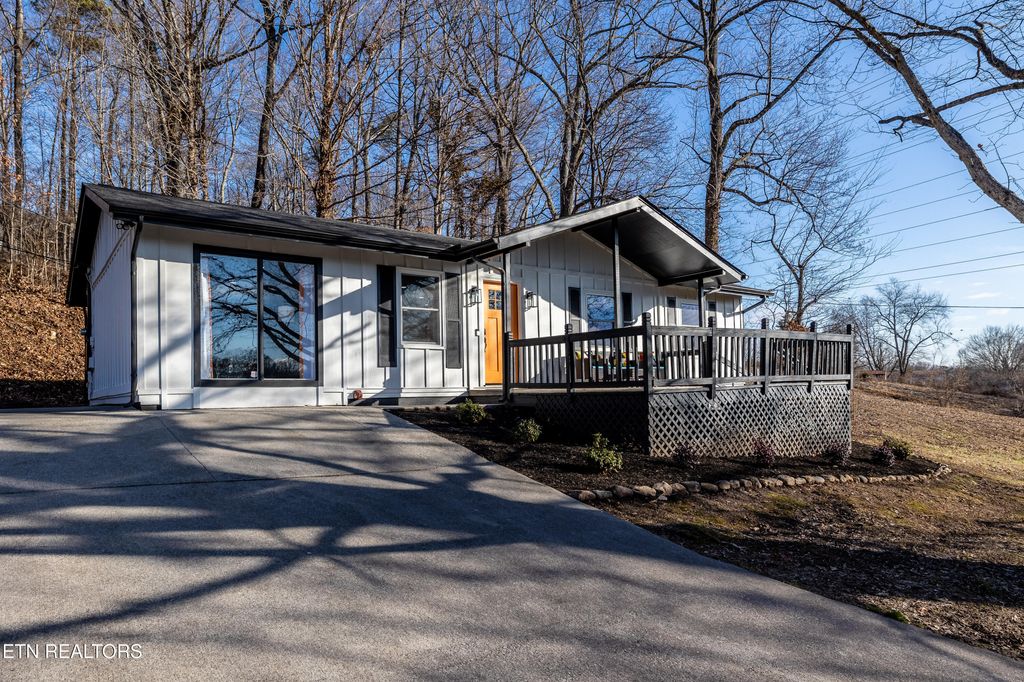 Photo of 2915 Nickle Rd, Knoxville, TN 37921 (MLS # 1333874)