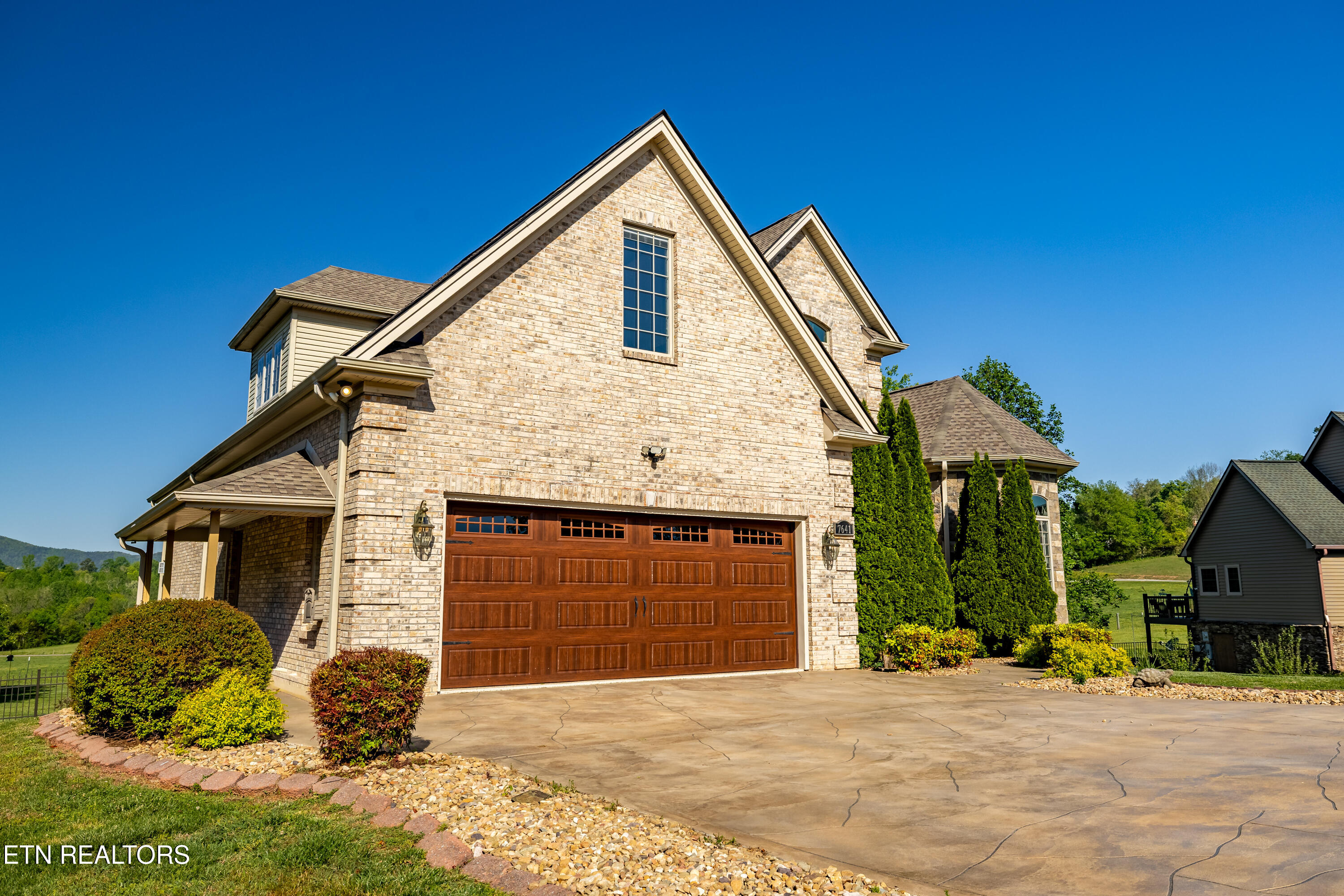 Townsend, Tennessee, 37882, United States, 3 Bedrooms Bedrooms, ,6 BathroomsBathrooms,Residential,Active,2041369