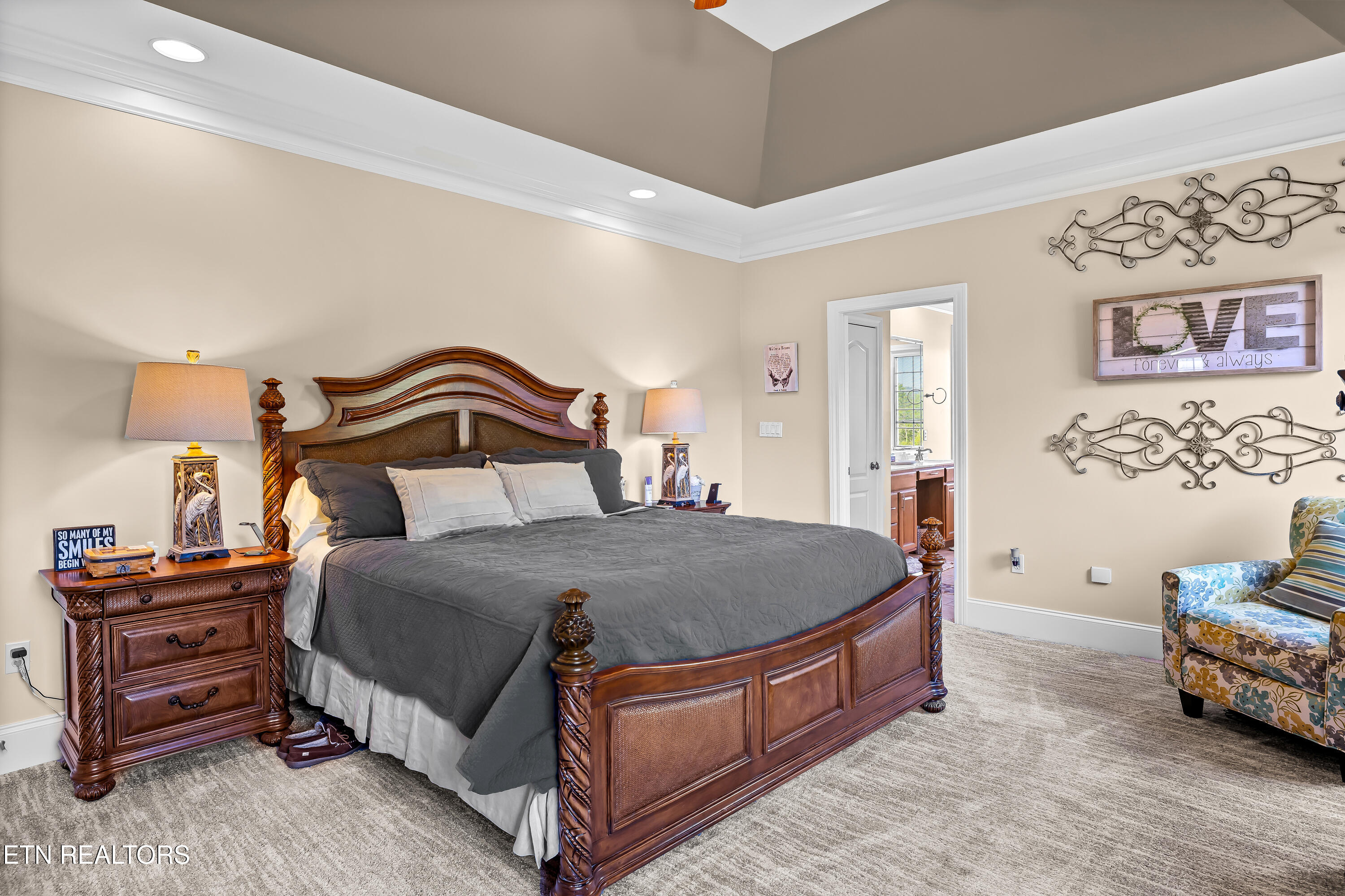 Townsend, Tennessee, 37882, United States, 3 Bedrooms Bedrooms, ,6 BathroomsBathrooms,Residential,Active,2041369