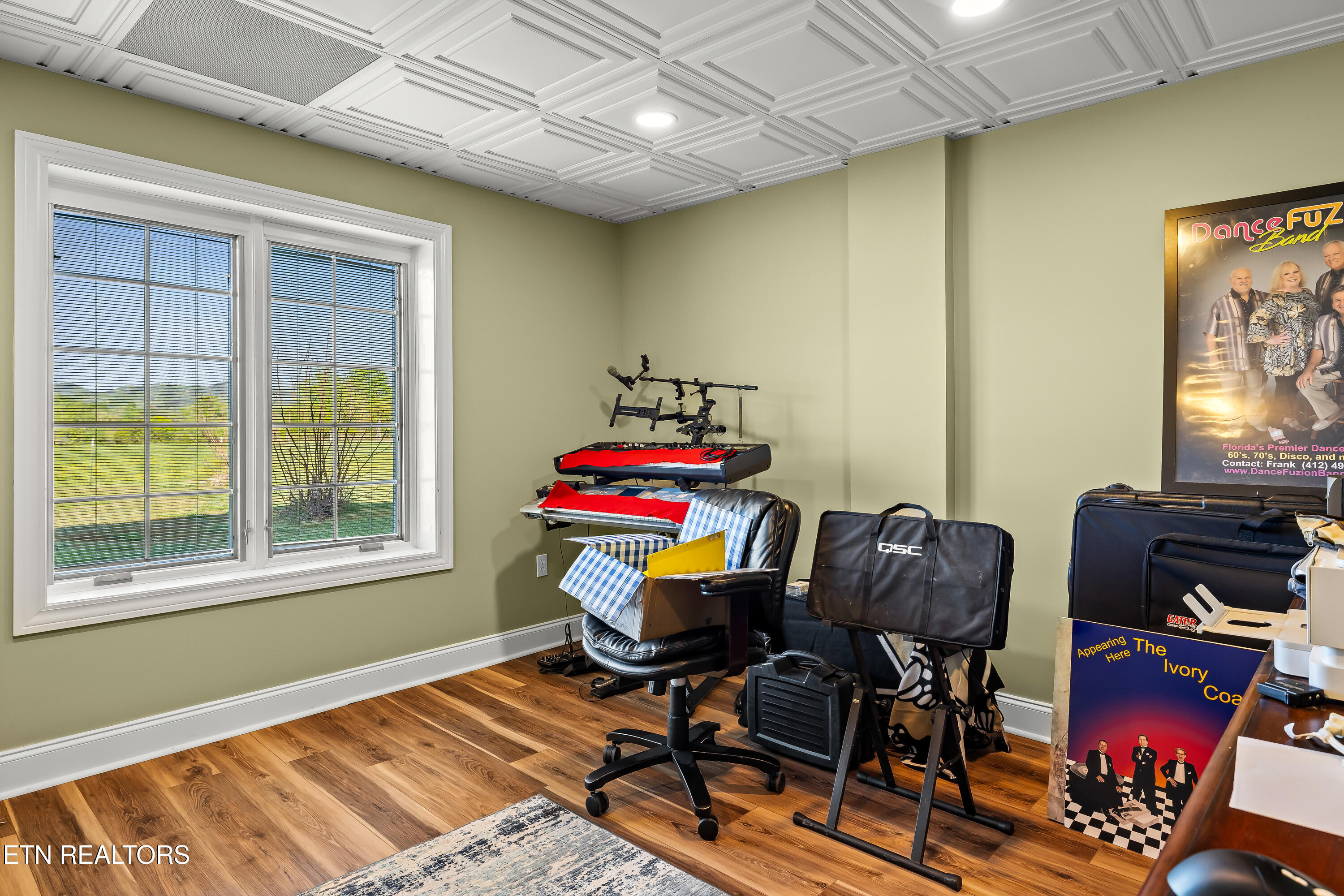 Townsend, Tennessee, 37882, United States, 3 Bedrooms Bedrooms, ,6 BathroomsBathrooms,Residential,Active,2041369