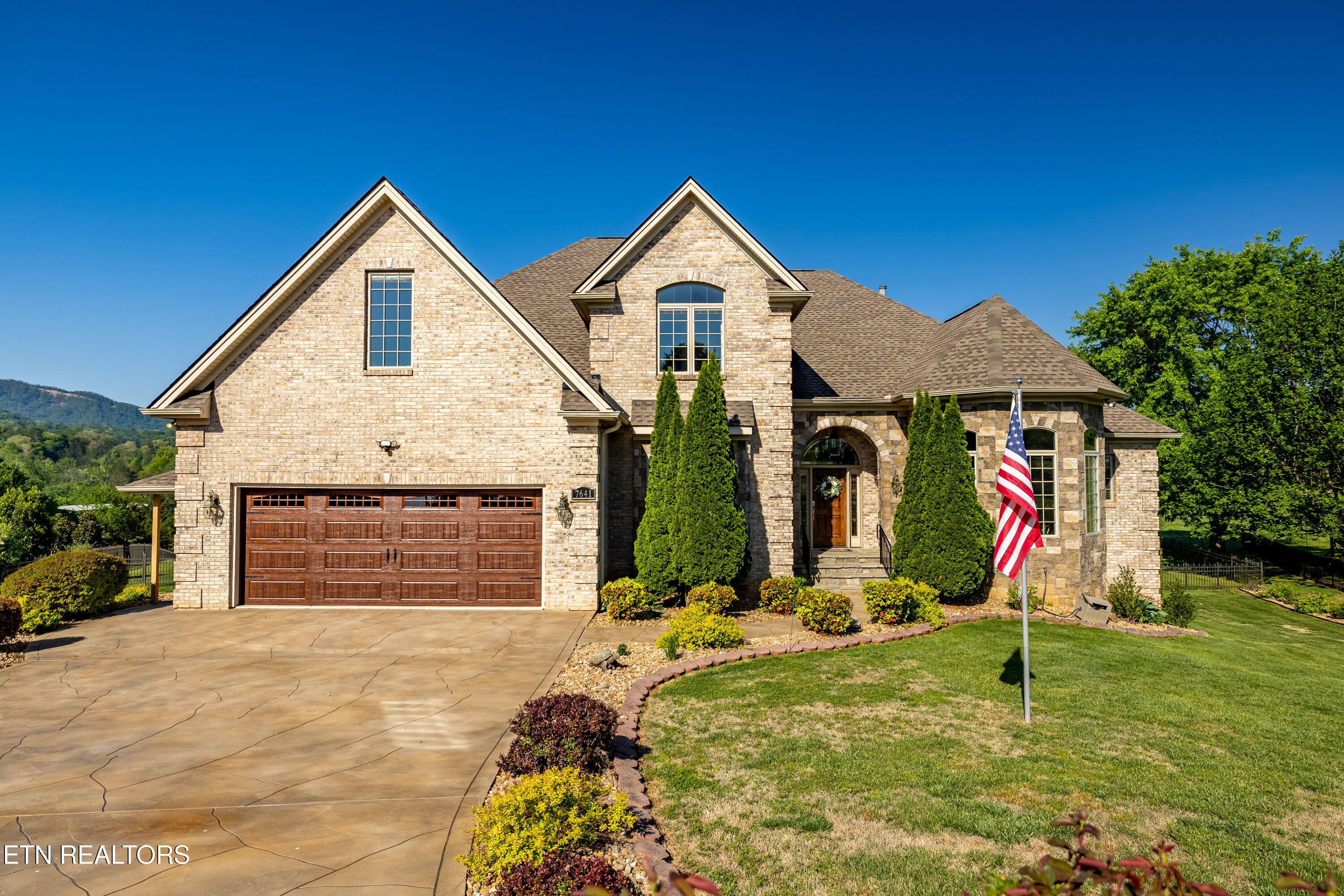 Townsend, Tennessee, 37882, United States, 3 Bedrooms Bedrooms, ,6 BathroomsBathrooms,Residential,Active,2041369