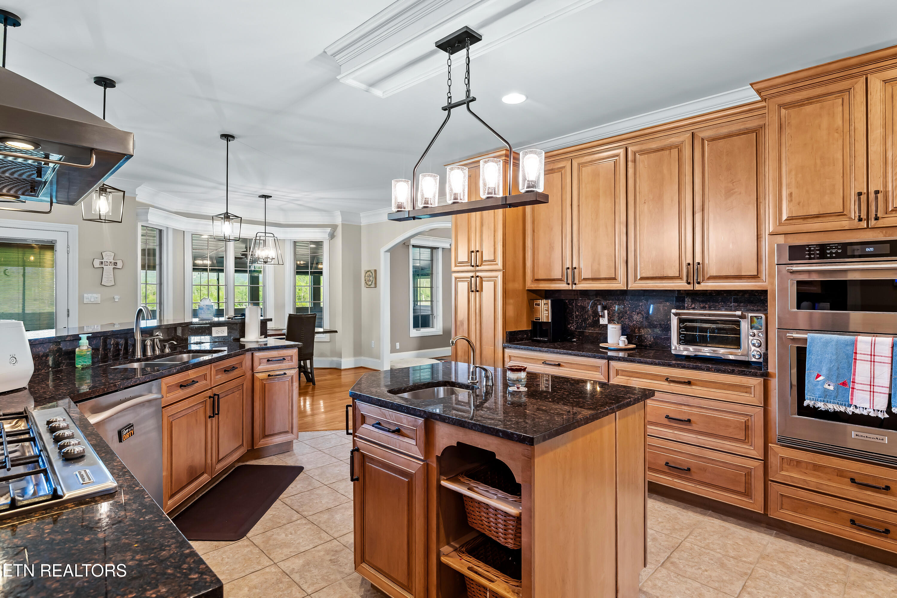 Townsend, Tennessee, 37882, United States, 3 Bedrooms Bedrooms, ,6 BathroomsBathrooms,Residential,Active,2041369