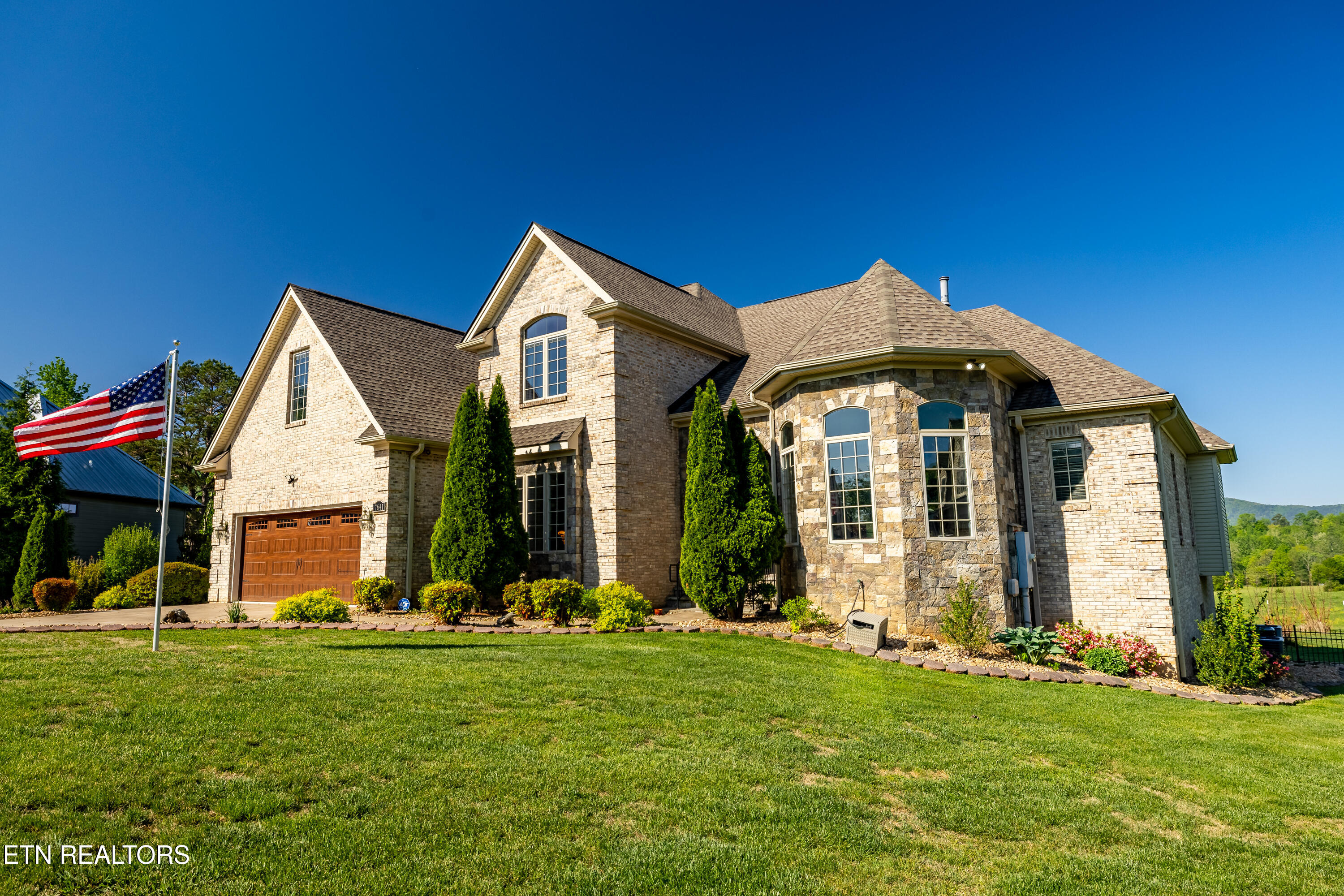 Townsend, Tennessee, 37882, United States, 3 Bedrooms Bedrooms, ,6 BathroomsBathrooms,Residential,Active,2041369