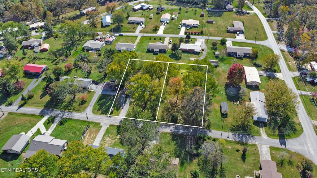 Photo of 70 Westwind Drive, Crossville, TN 38555 (MLS # 1320011)