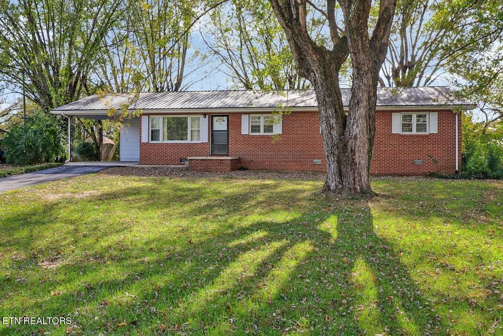 Photo of 70 Westwind Drive, Crossville, TN 38555 (MLS # 1320011)