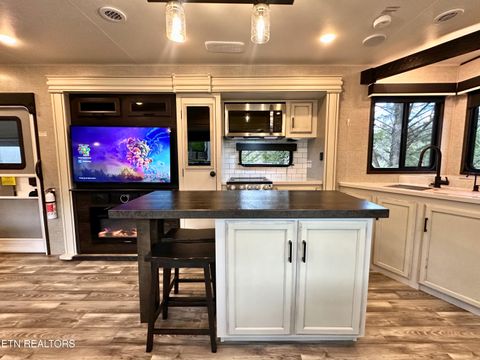 Tiny photo for 162 Highway 73, Townsend, TN 37882 (MLS # 1335023)