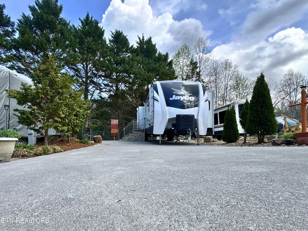 Photo of 162 Highway 73, Townsend, TN 37882 (MLS # 1335023)