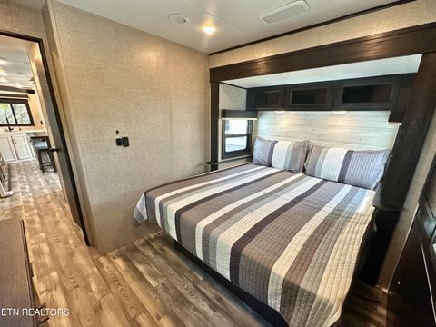 Tiny photo for 162 Highway 73, Townsend, TN 37882 (MLS # 1335023)