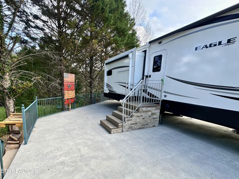 Tiny photo for 162 Highway 73, Townsend, TN 37882 (MLS # 1335023)