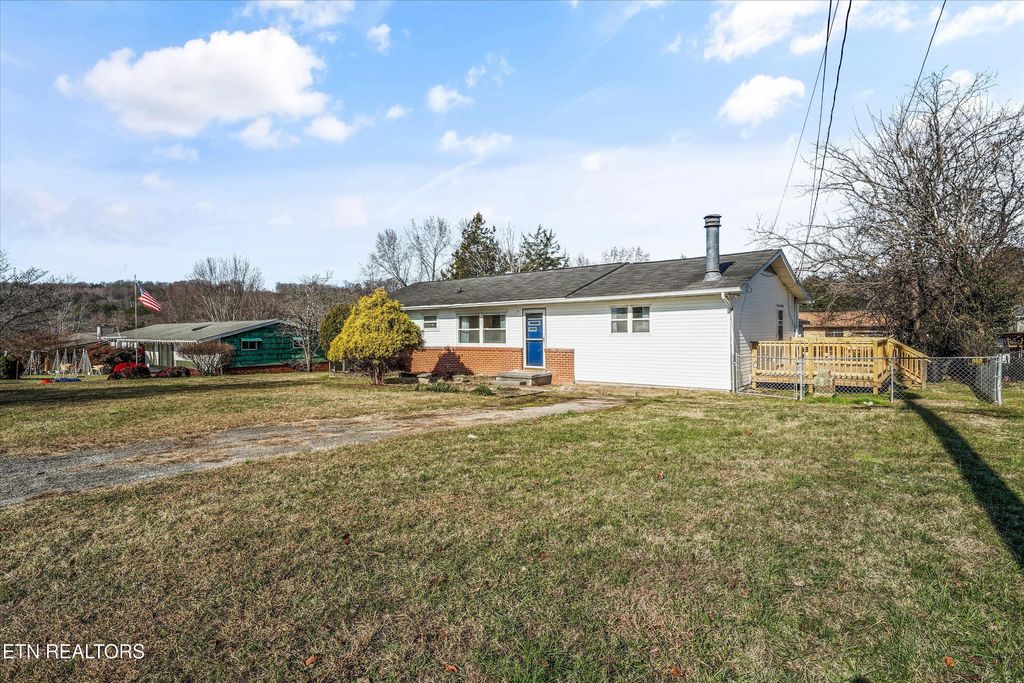Photo of 4317 Roaming Drive, Knoxville, TN 37912 (MLS # 1324110)