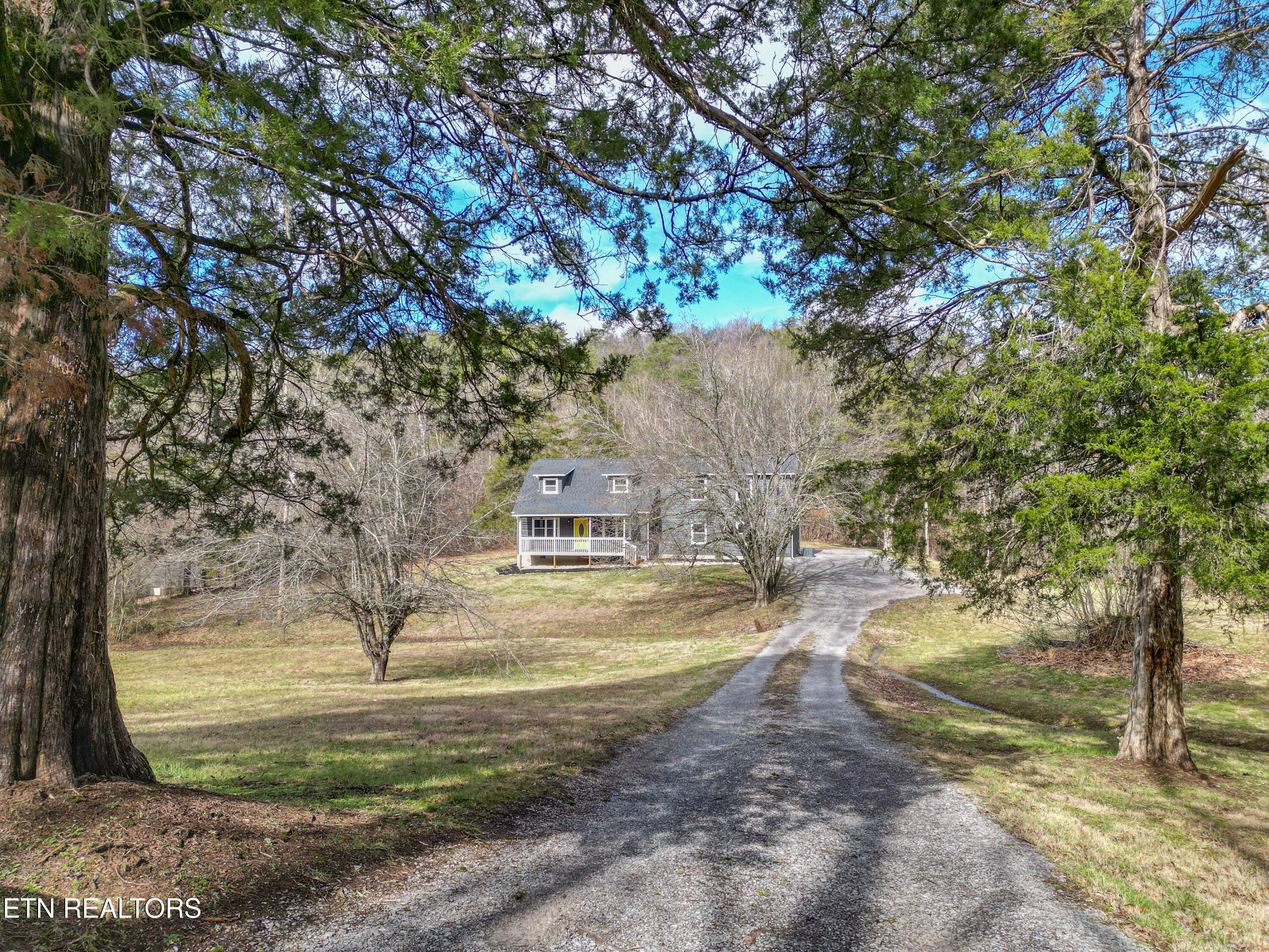 589 Possum Valley Rd