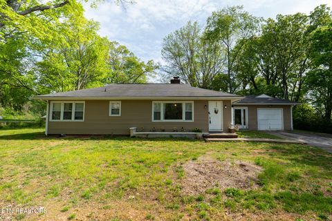 Photo of 205 Highland Circle, Lenoir City, TN 37772 (MLS # 1337018)