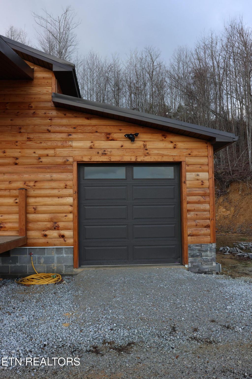 Photo of 840 Ali Lane Pvt Dr, Huntsville, TN 37756 (MLS # 1303325)