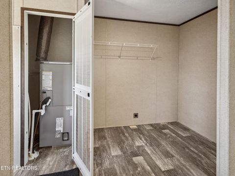 Tiny photo for 140 N Hillcrest Drive, Spring City, TN 37381 (MLS # 1323091)