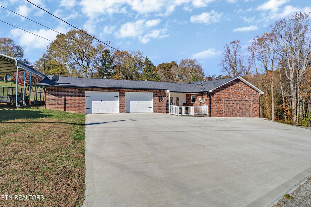 Photo of 106 Lucky Lane, Harriman, TN 37748 (MLS # 1321174)