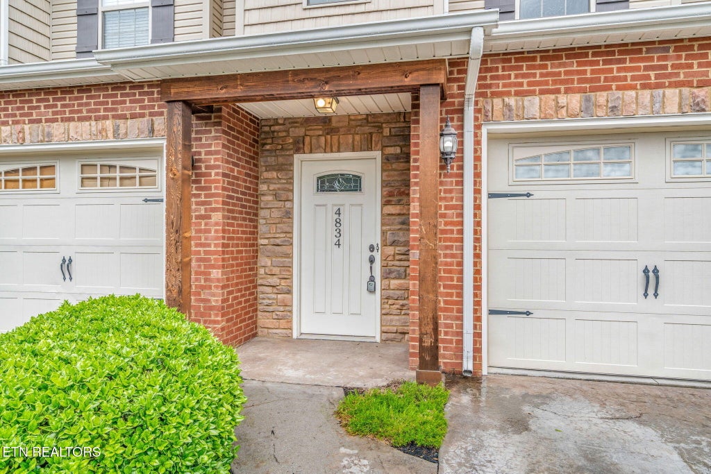 Photo of 4834 Fountain View Way, Knoxville, TN 37918 (MLS # 1301023)