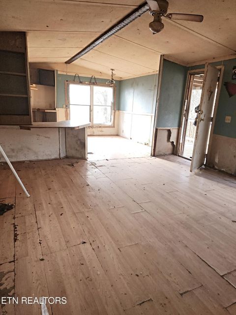 Tiny photo for 975 Davis Chapel Rd, LaFollette, TN 37766 (MLS # 1325124)