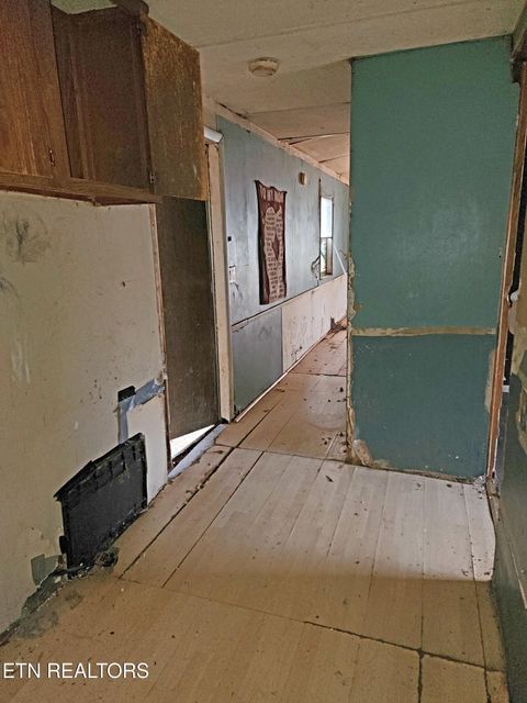 Tiny photo for 975 Davis Chapel Rd, LaFollette, TN 37766 (MLS # 1325124)