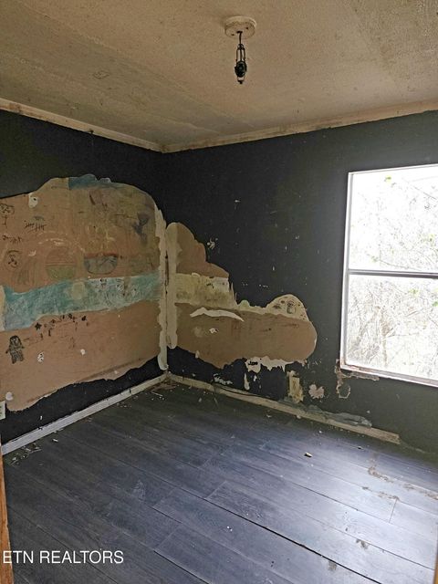 Tiny photo for 975 Davis Chapel Rd, LaFollette, TN 37766 (MLS # 1325124)