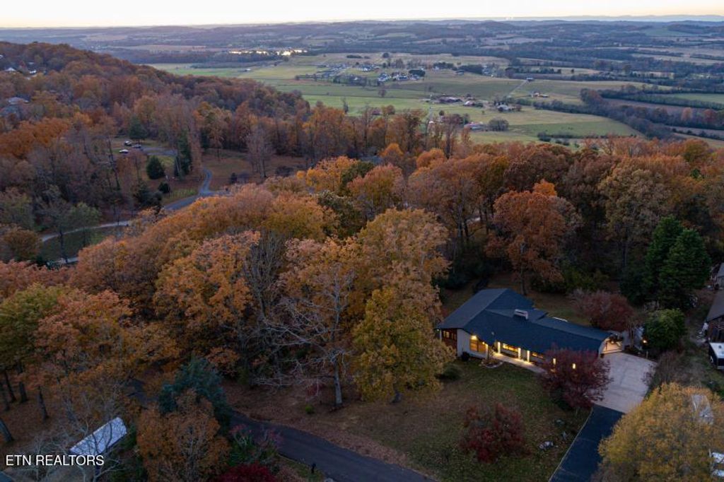 Photo of 219 Briarcliff Rd, Sweetwater, TN 37874 (MLS # 1321943)