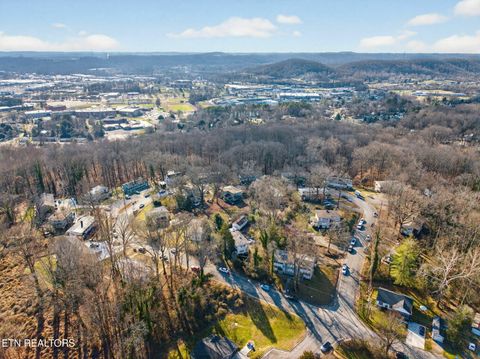 Photo of 147 Waddell Circle, Oak Ridge, TN 37830 (MLS # 1347613)