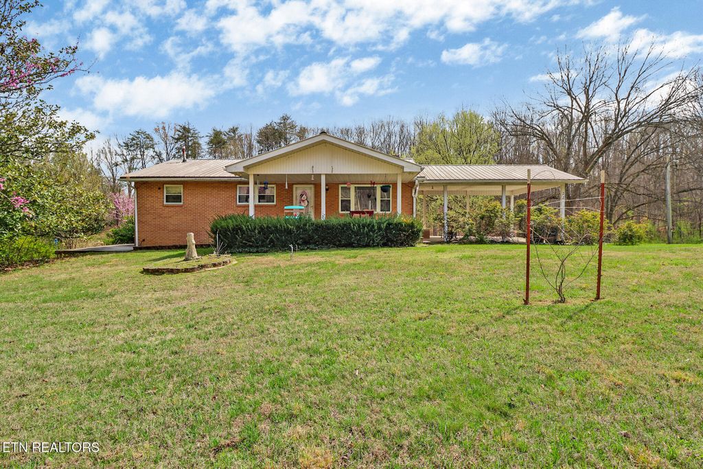 Photo of 229 Mans Hollow Rd, Kingston, TN 37763 (MLS # 1334844)