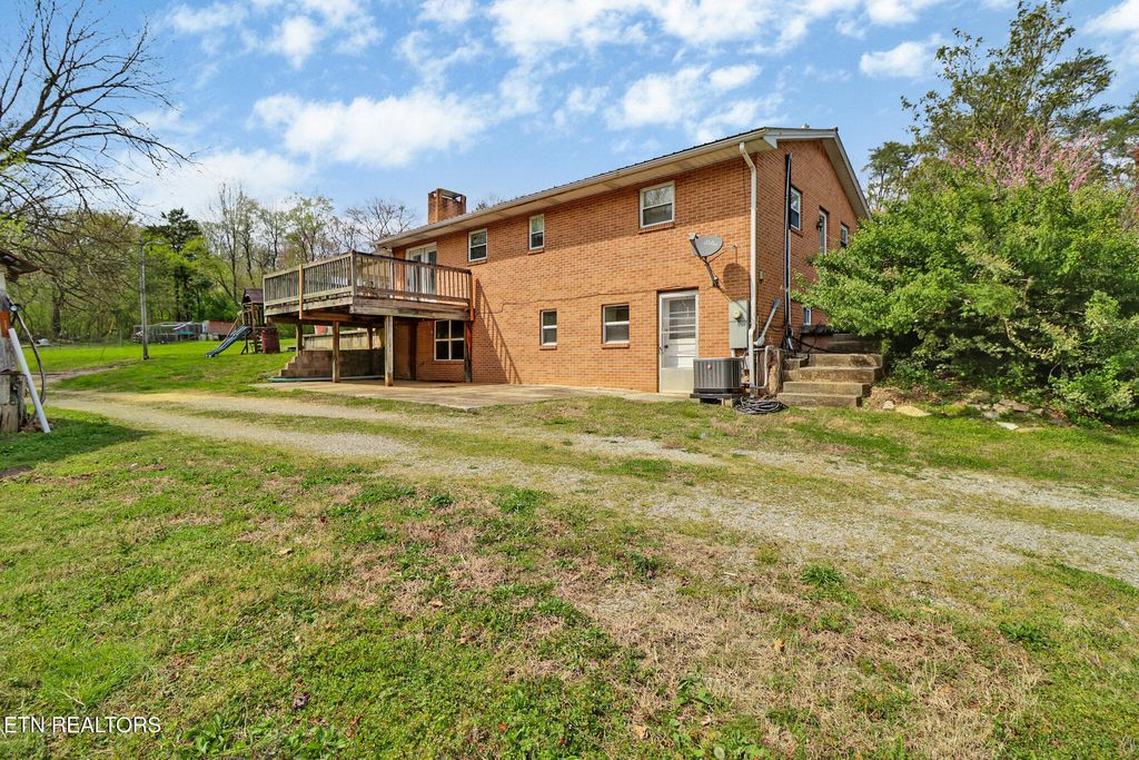 Photo of 229 Mans Hollow Rd, Kingston, TN 37763 (MLS # 1334844)