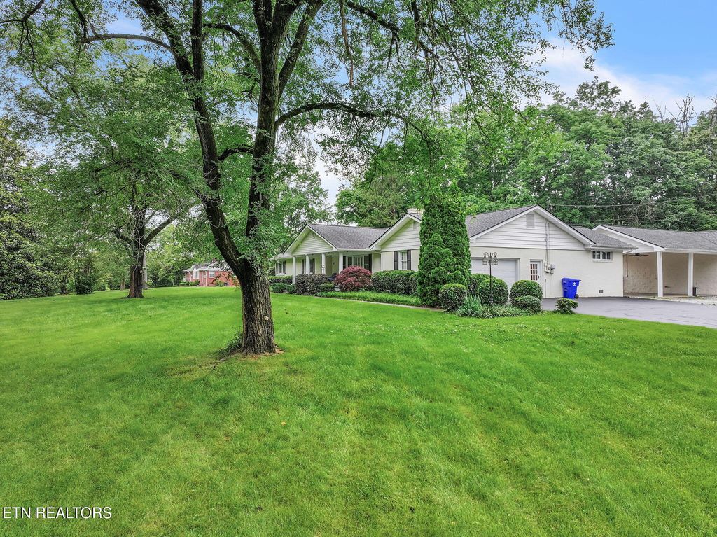 Photo of 615 S Charles G Seivers Blvd, Clinton, TN 37716 (MLS # 1302940)