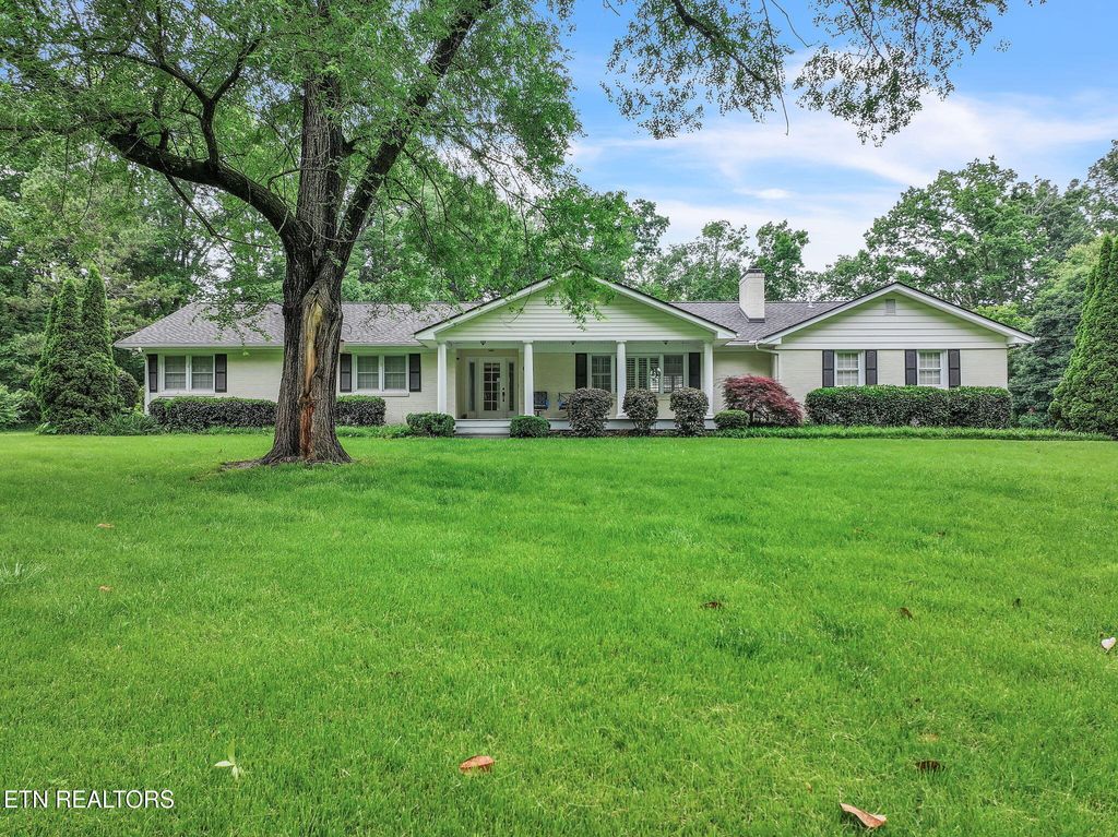 Photo of 615 S Charles G Seivers Blvd, Clinton, TN 37716 (MLS # 1302940)