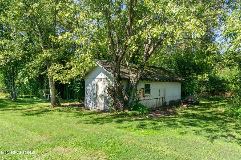 Photo of 496 Taylor Rd, Crossville, TN 38572 (MLS # 1315502)