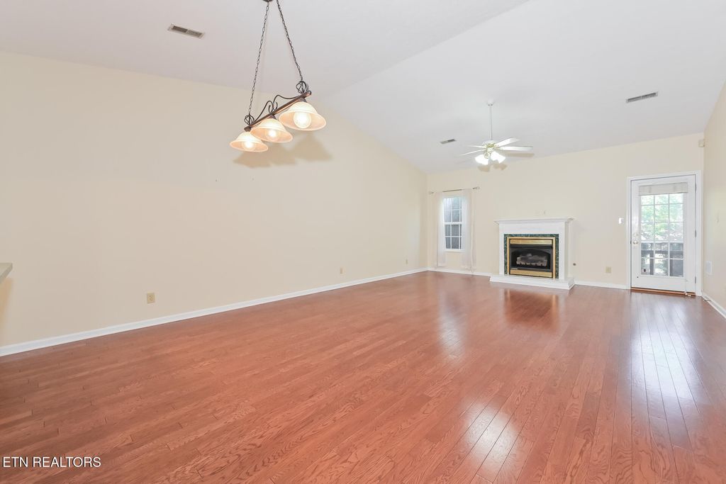 Photo of 2419 Glen Meadow Rd, Knoxville, TN 37909 (MLS # 1318294)