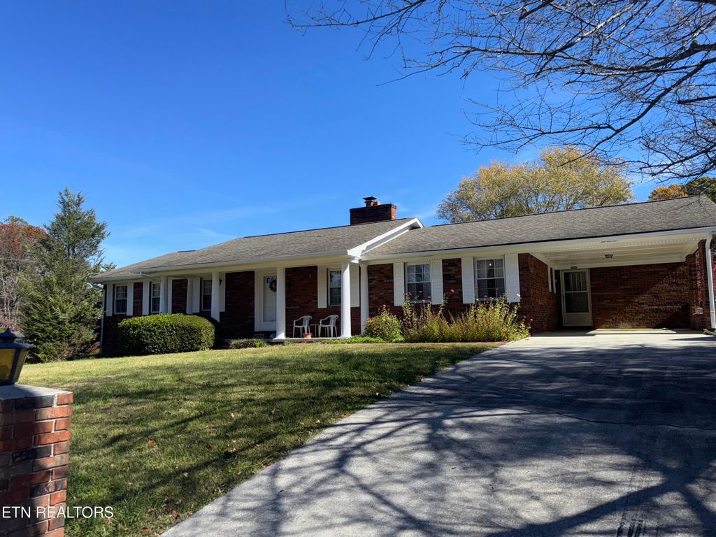 Photo of 1848 Russell St St, Morristown, TN 37813 (MLS # 1321034)