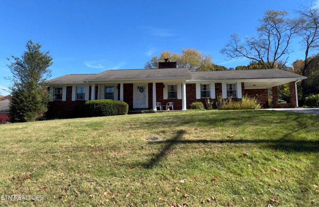 Photo of 1848 Russell St St, Morristown, TN 37813 (MLS # 1321034)