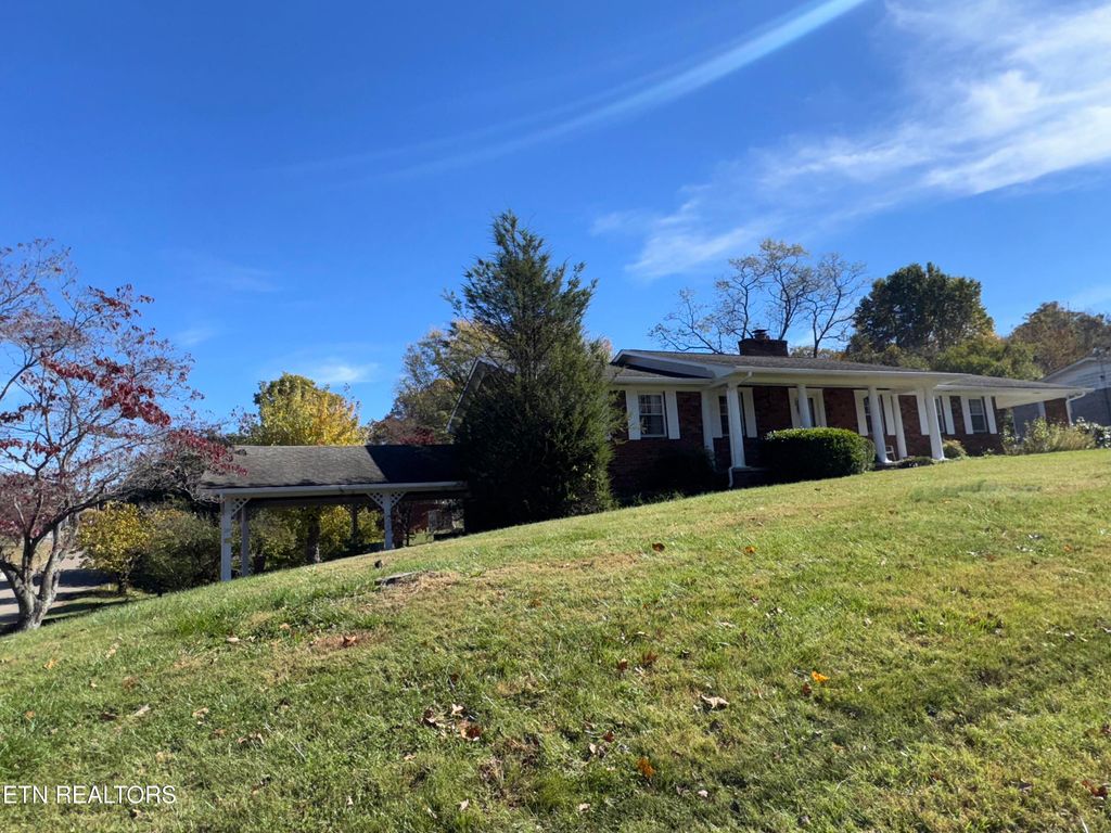 Photo of 1848 Russell St St, Morristown, TN 37813 (MLS # 1321034)