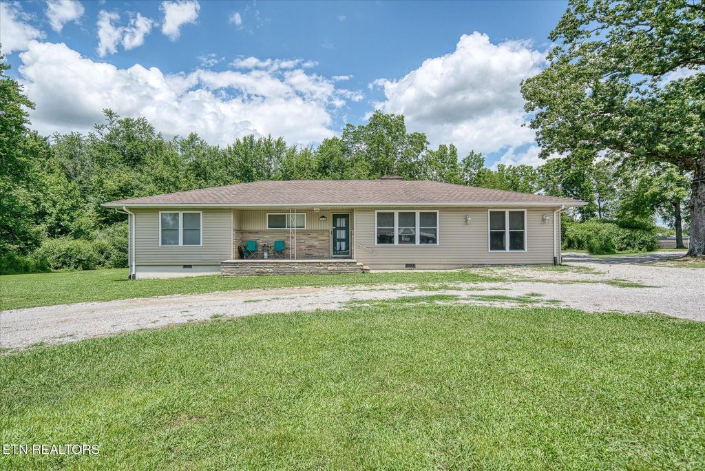 Photo of 3710 Lantana Rd, Crossville, TN 38572 (MLS # 1310175)