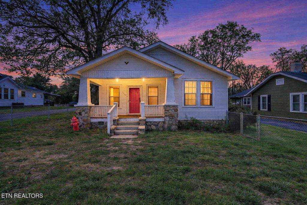 Photo of 5422 Clemons Rd, Chattanooga, TN 37412 (MLS # 1333789)