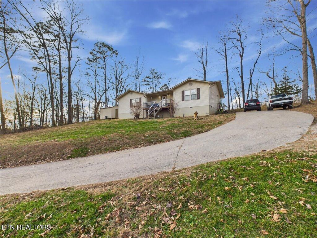 Photo of 430 Forest Hills Drive, New Tazewell, TN 37825 (MLS # 1325734)